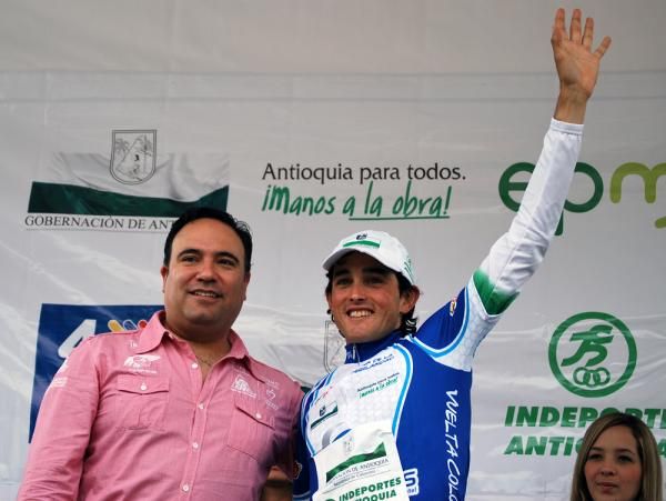 Luis Plata and Oscar Sevilla on the podium.