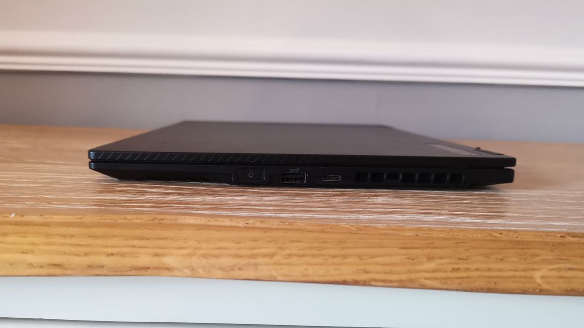 The ports shown on a side view of the Asus ROG Flow X13