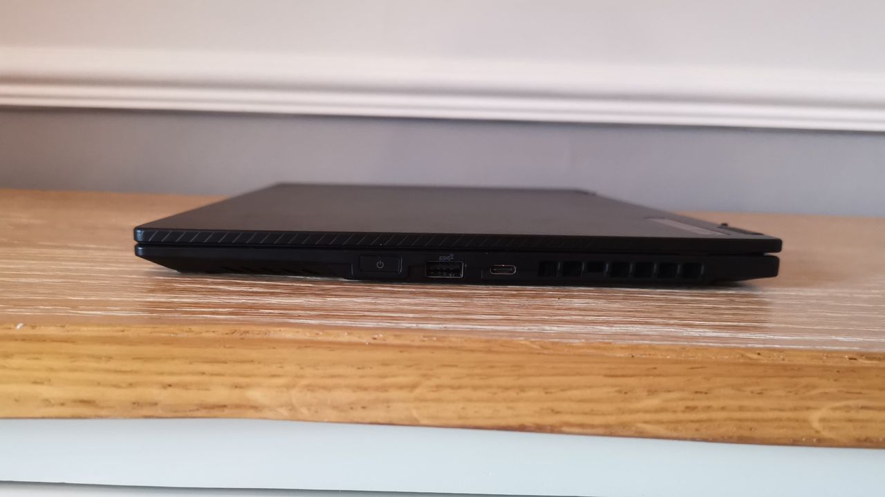 The ports shown on a side view of the Asus ROG Flow X13