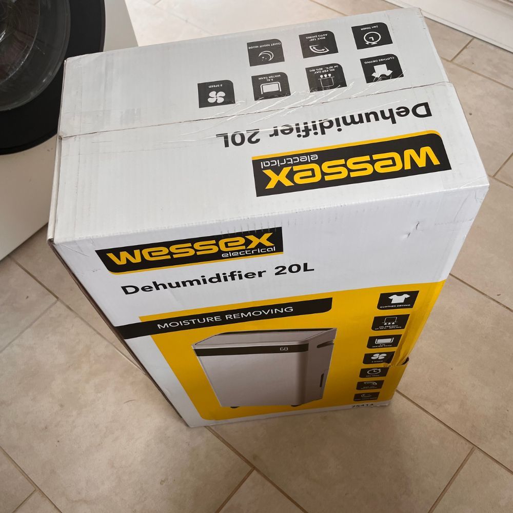 Wessex 20L Dehumidifier in the box