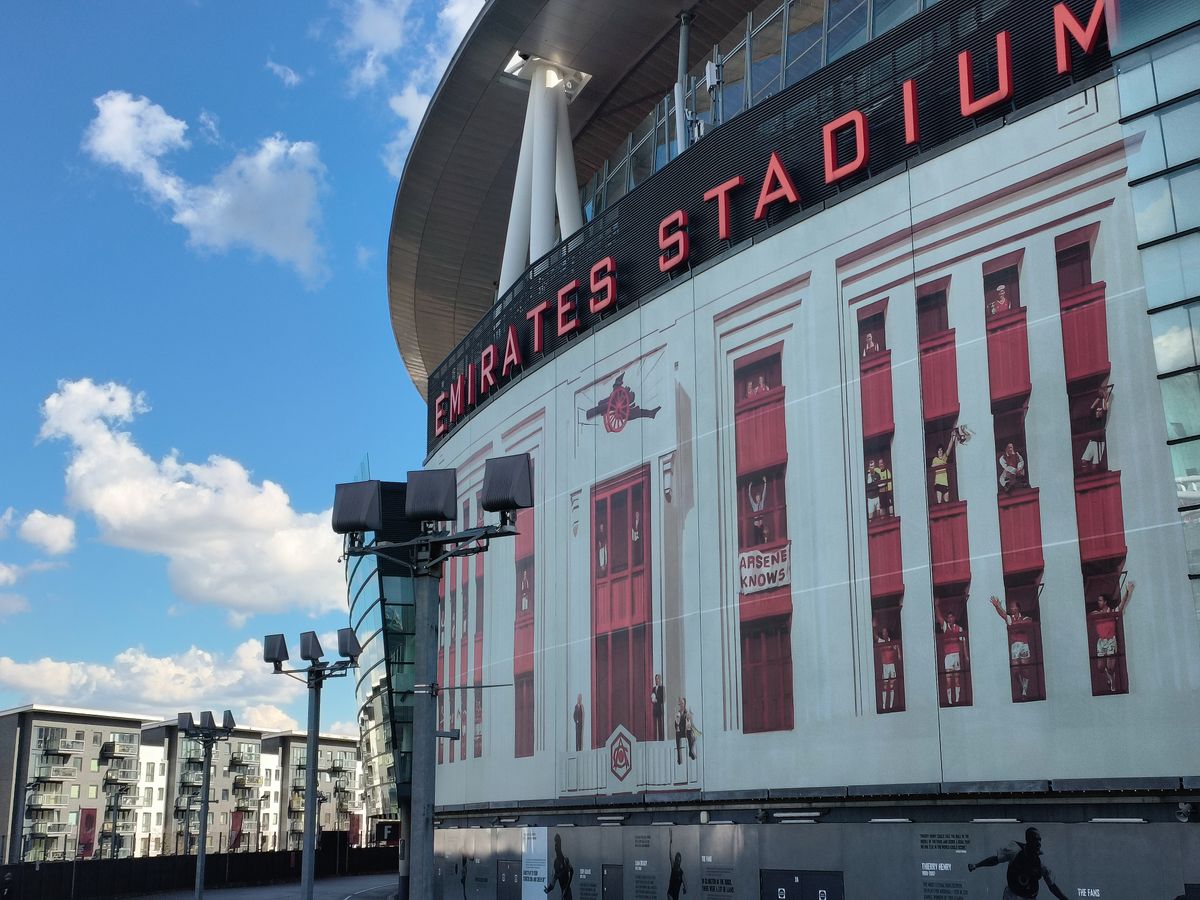 Arsenal Stadium OPPO Find N2 Flip camera