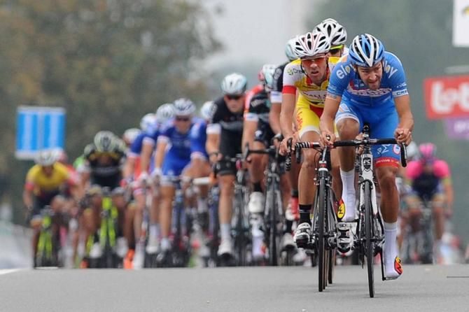 Laurens De Vreese (Wanty-Groupe Gobert) setting the tempo