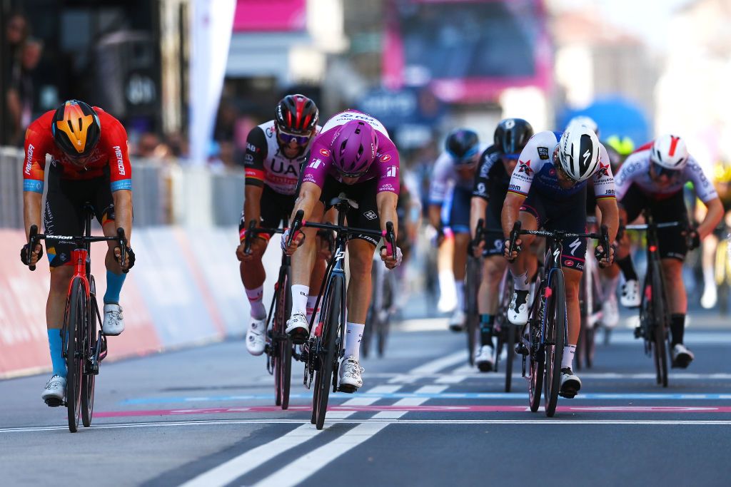 Demare wins stage 13