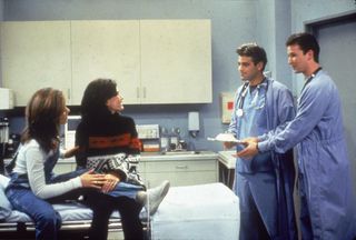 Jennifer Aniston, Courteney Cox, George Clooney, Noah Wyle on 'Friends'