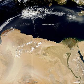 libya-egypt-dust-nasa-101019-02