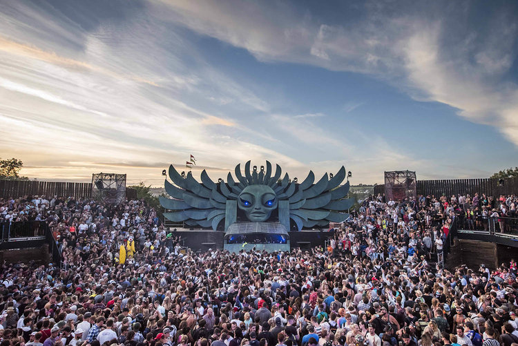 Neuron Pro Audio Helps Stage Glastonbury Festival