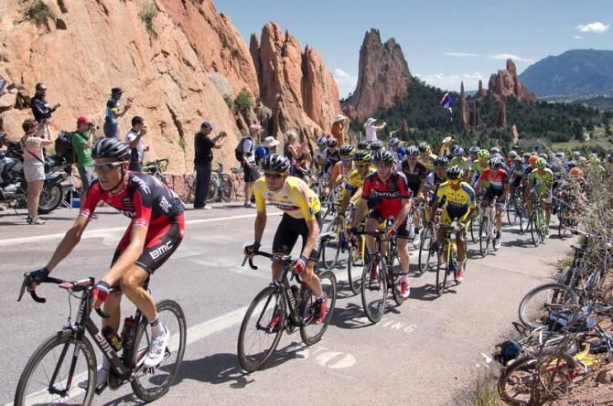 Michael Sch&auml;r leads Tejay van Garderen and BMC through the Garden of God Park