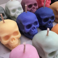 Mini skull-shaped candles by Candles Bany