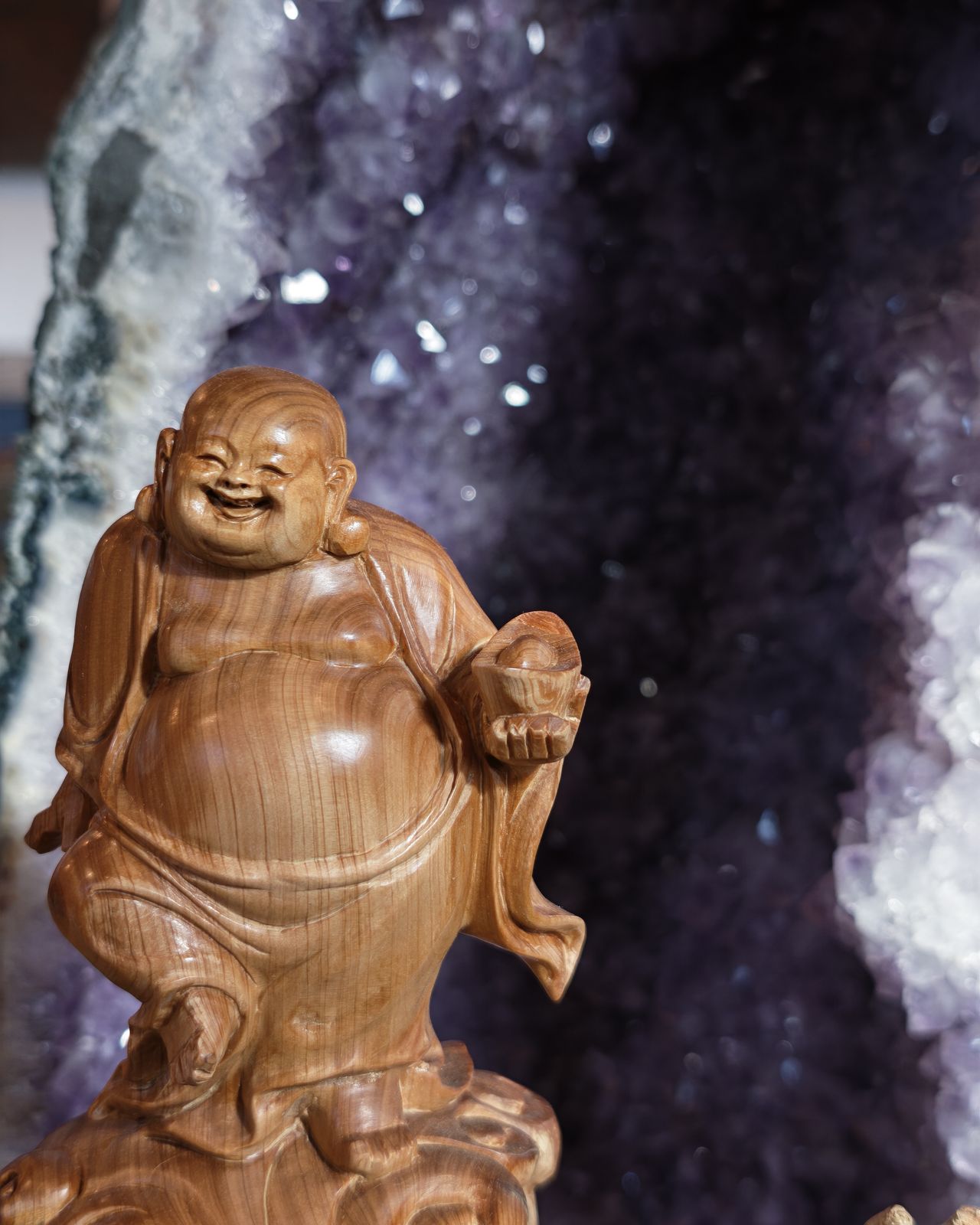 A portrait mode photo of a Buddha statue taken from the Honor Magic 8 Pro