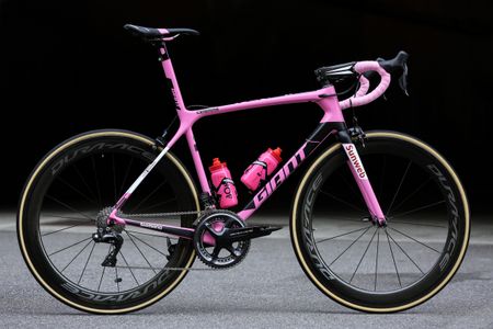 Tom Dumoulin's custom Giant TCR SL 0 in recognition of his Giro d'Italia victory