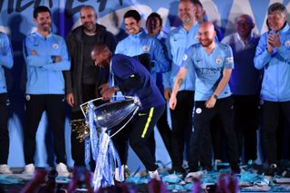 Fernandinho lifts the Premier League trophy