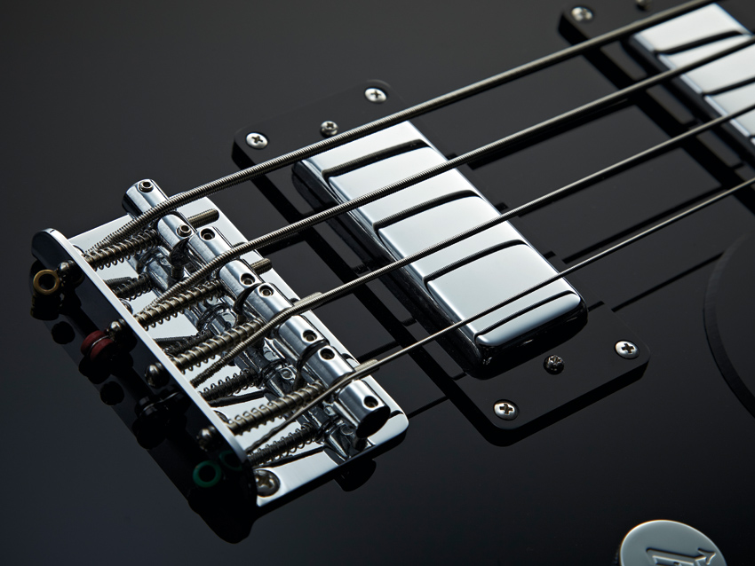 The mini humbuckers give some quality vintage tones.