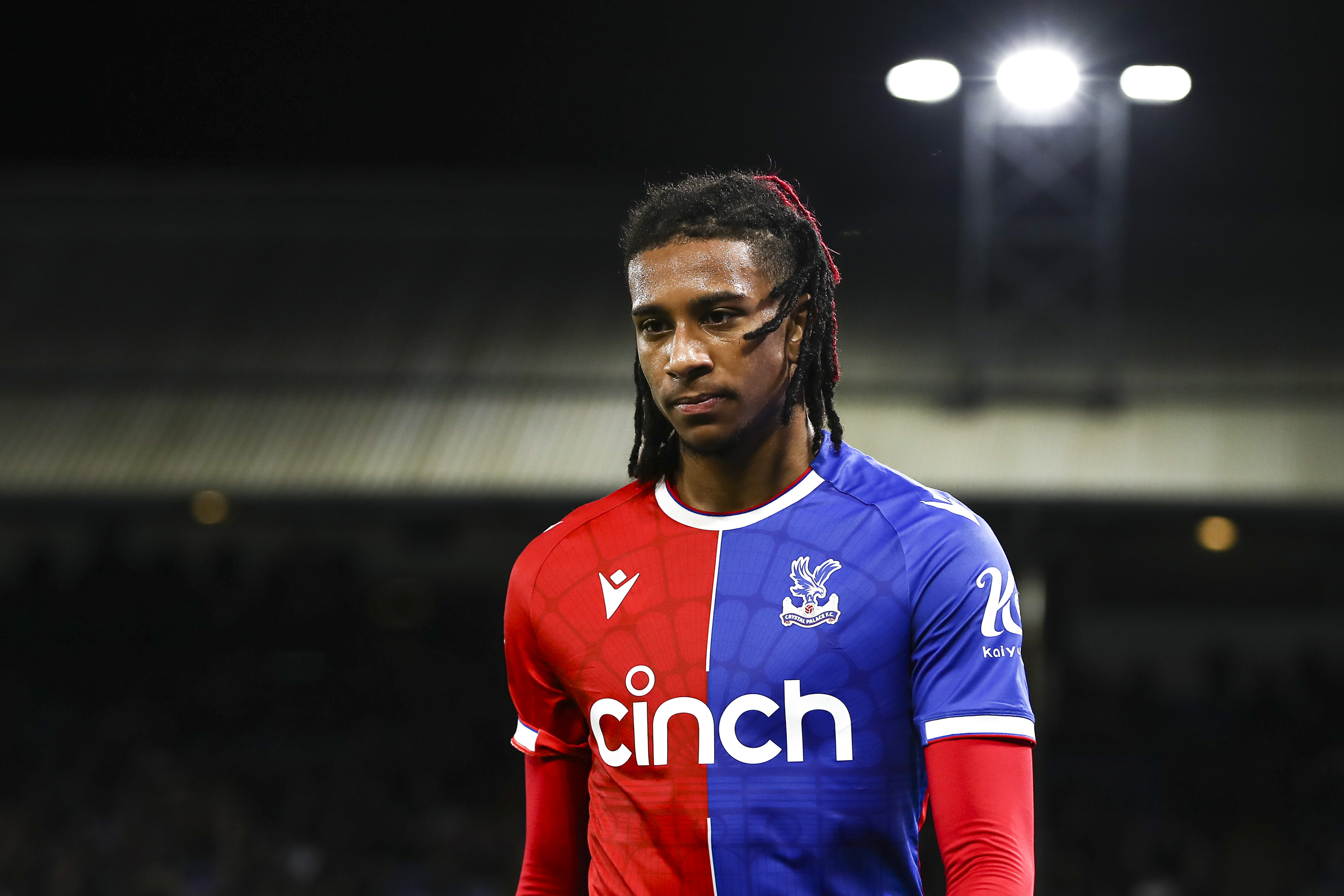 Manchester United Face Chelsea Battle To Land Breakout 