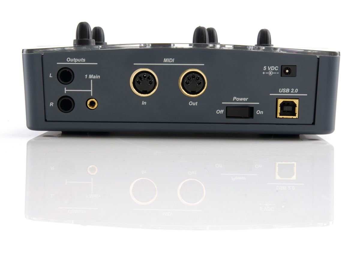 The 0404 USB 2.0 has certainly got all the ins and outs covered.