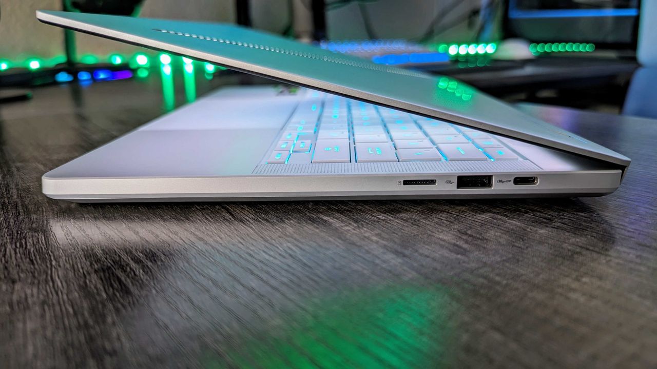 Image of the ASUS ROG Zephyrus G14 (2024) gaming laptop.