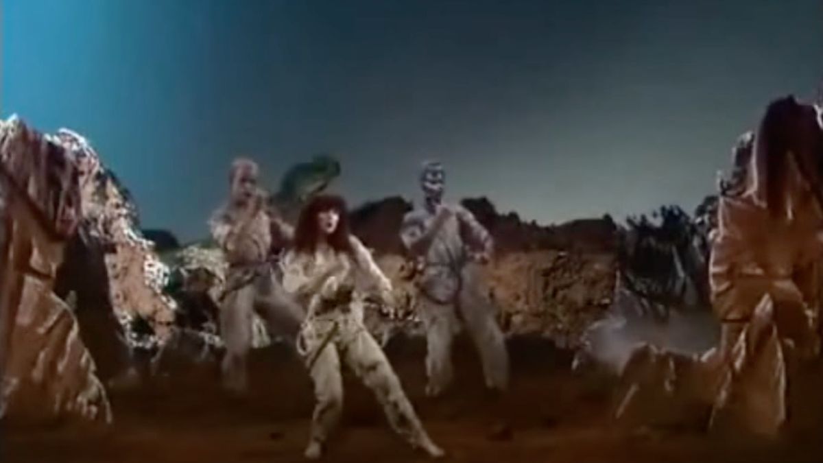 Kate Bush dancing