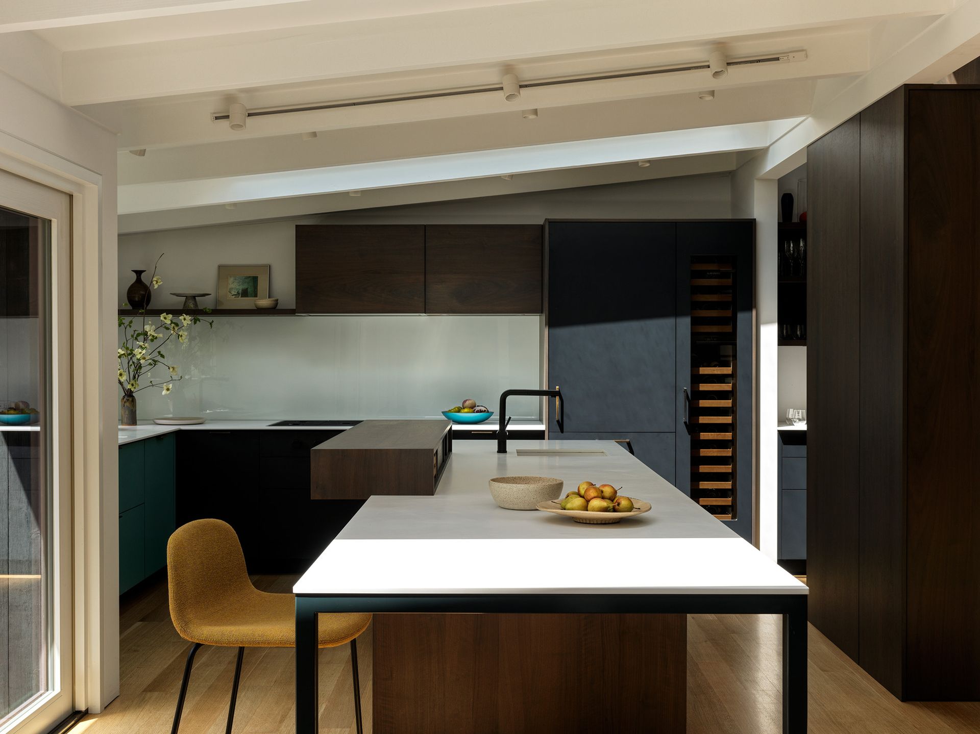 The Henrybuilt kitchen and dining area