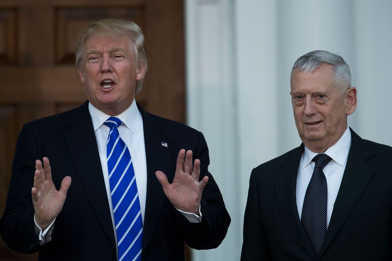 Donald Trump speaks with James Mattis in New Jersey