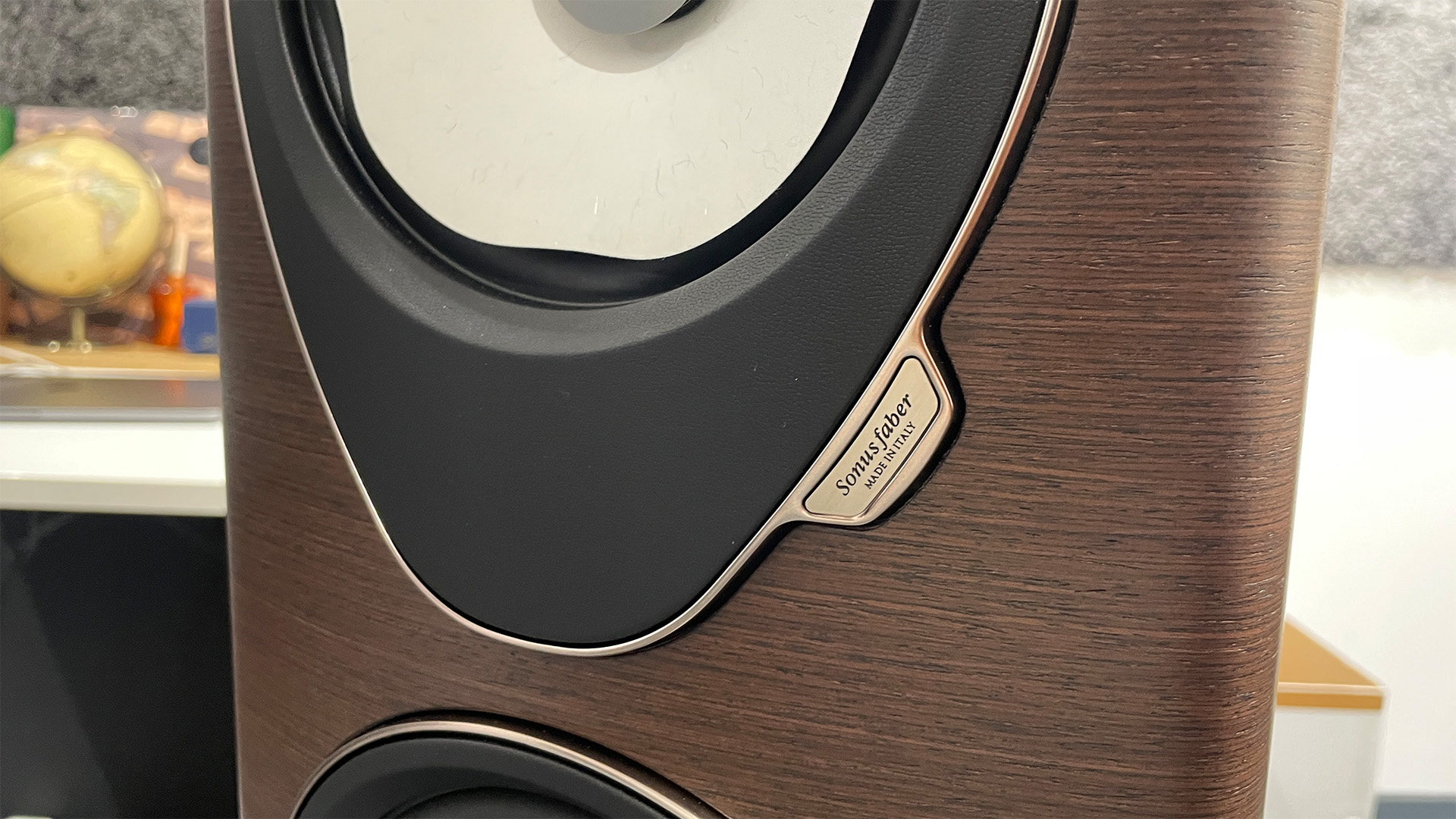 Sonus Faber Sonetto V G2 floorstanding speakers