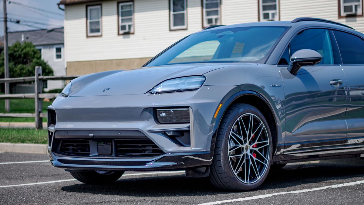 2026 Porsche Macan review.
