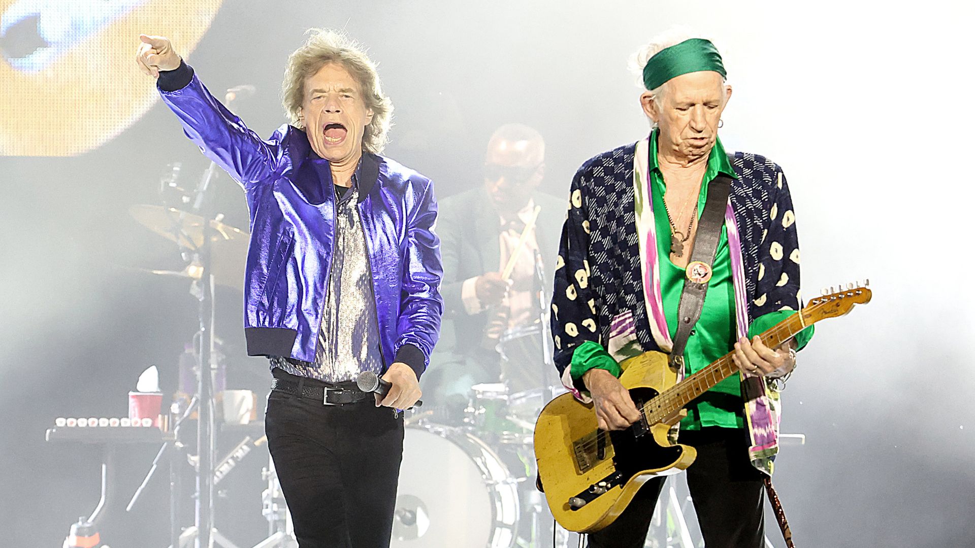 an image of Mick Jagger (L) and Keith Richards of The Rolling Stones performs during the final night of the Hackney Diamonds '24 Tour 