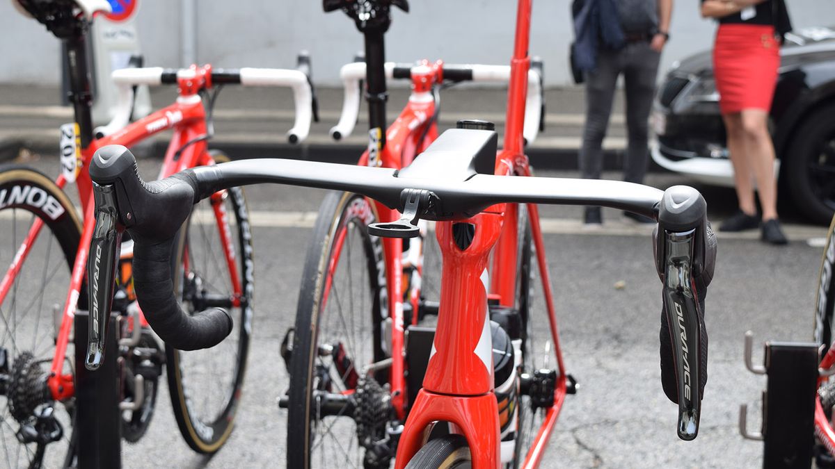 A look at the frontal area of the cockpit and narrow head tube of the aero frameset