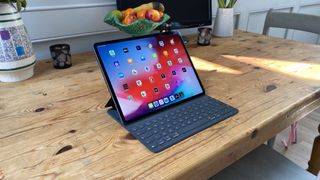 Apple iPad Pro 2020 with Keyboard Folio