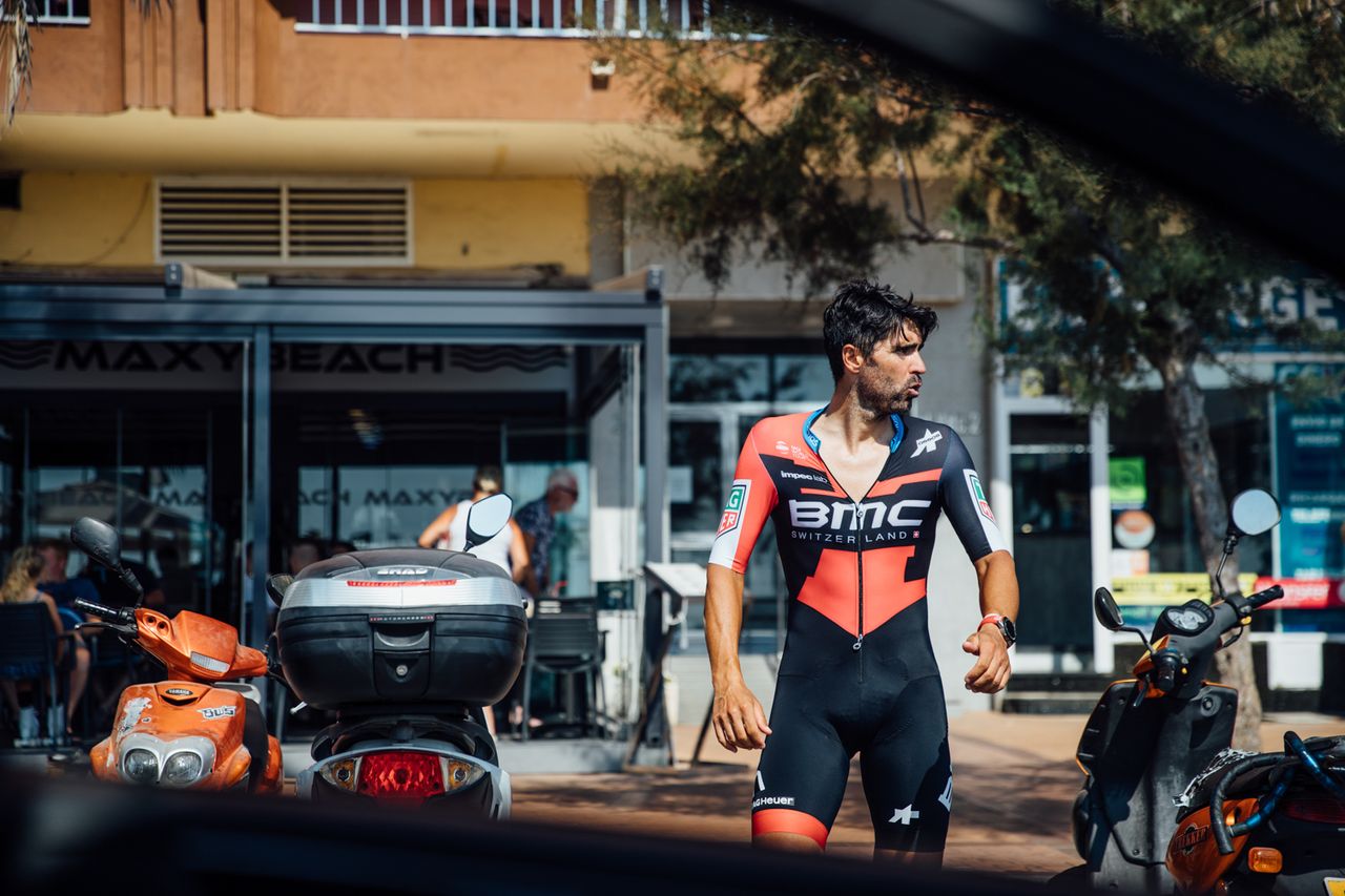 Francisco Ventoso stops for coffee on pre-race ride out.