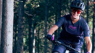 Female rider in the new Oakley WMNS Factory Pilot RC kit