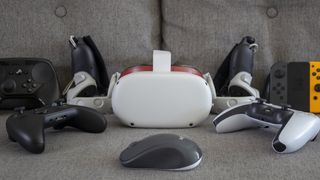 Oculus go store with 2 controllers