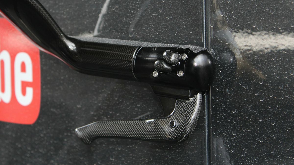 The custom bars include Di2 shift buttons on the cowhorns.