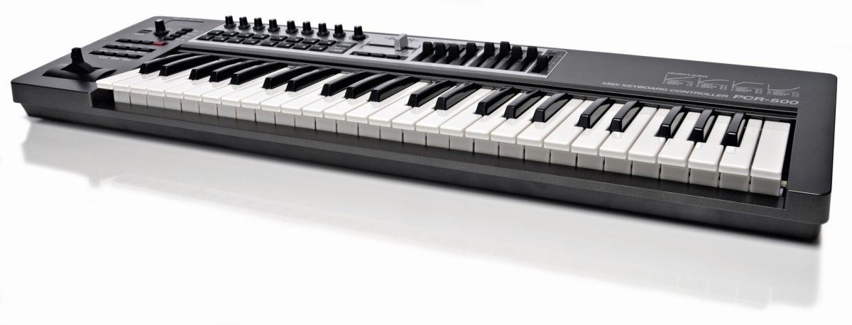 The PCR-500 looks great and is crammed with controllers.