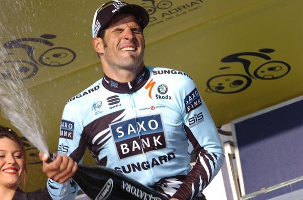 JJ Haedo (Saxo Bank Sungard) sprays the champagne after his stage win.