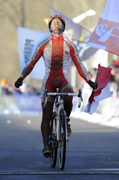 Pawel Szczepaniak (Poland) enjoys his victory salute.
