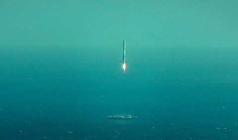 See SpaceX's Rocket-Landing Near Miss in This Amazing Video | Space