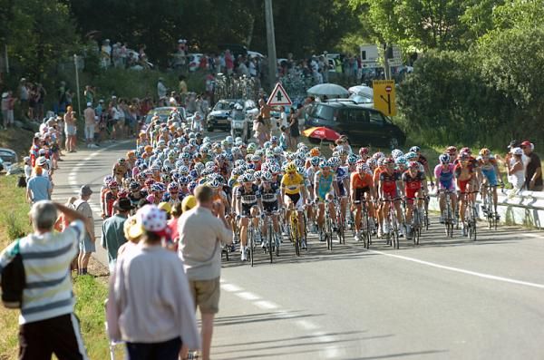 Andy Schleck and his Saxo Bank teammates on the front of the peloton.