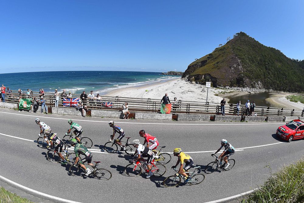 The peloton rides through the Spanish countryside during stage 15.