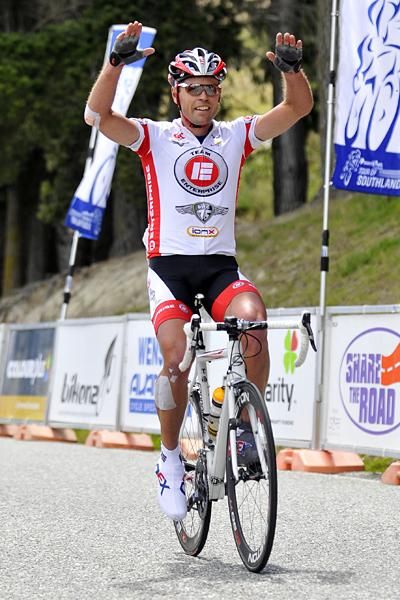 Jeremy Yates wins stage six, 131.3km from Lumsden to the Crown Terrace