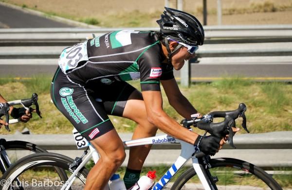 Stage winner, Alex Cano (Gobernacion De Antioquia) enroute to victory