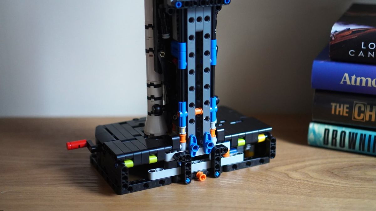 Lego Technic NASA Artemis Space Launch System Rocket