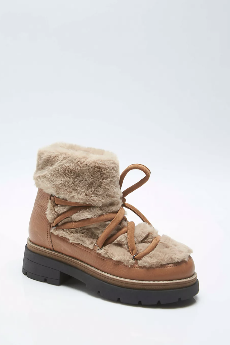 most stylish snow boots