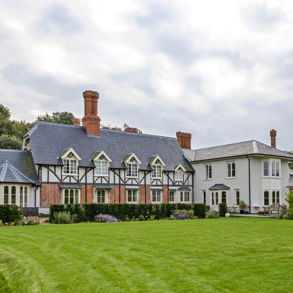 Take a tour around a 17thcentury longhouse in Suffolk House tour