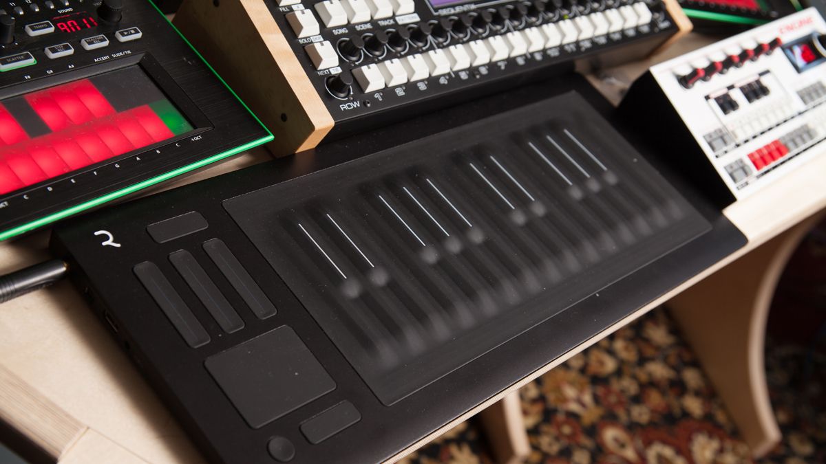 ROLI Seaboard RISE 25.