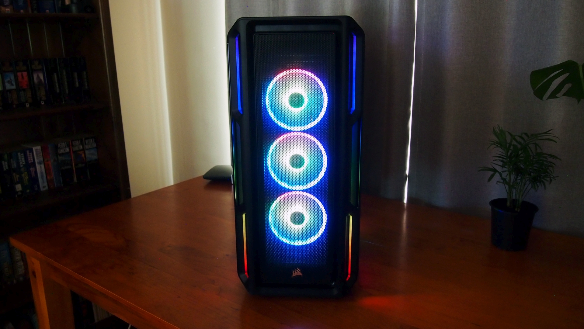 Corsair iCue 5000T RGB tower case