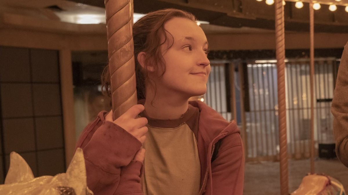 Ellie riding carousel in HBO&#039;s The Last of Us