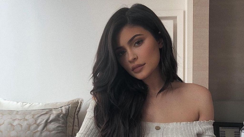 Kylie Jenner Wears $28 Fashion Nova Dress — Kylie Jenner's Gray Off-the ...