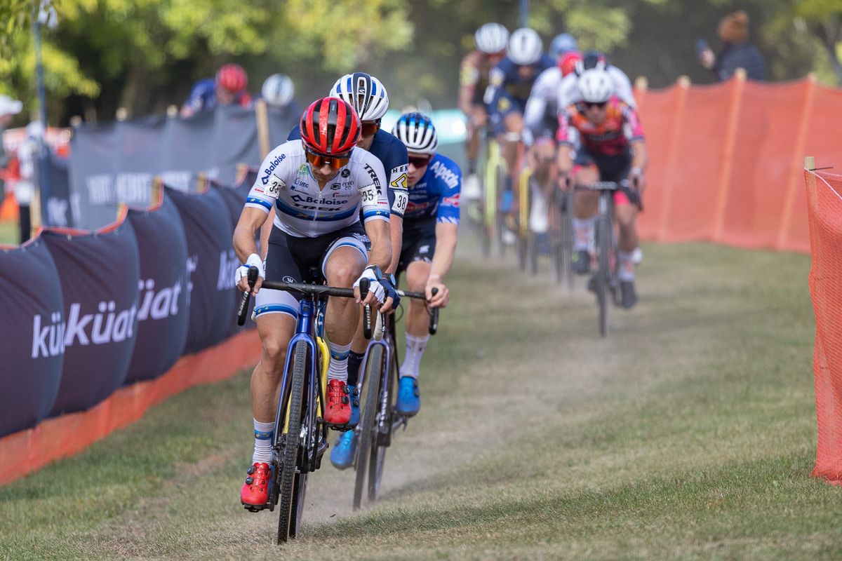 Lars Van Der Haar (Baloise Trek Lions) was not afraid to take a pull on the front in doing so opened up some in the lead group.