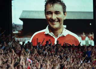 Fans remember Brian Clough during a match between his former clubs Nottingham Forest and Derby County in 2014.
