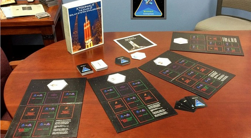 Xtronaut Card Game