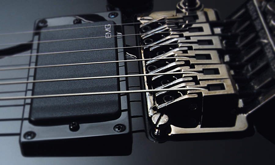 The 255 comes with a licensed Floyd Rose floating tremolo
